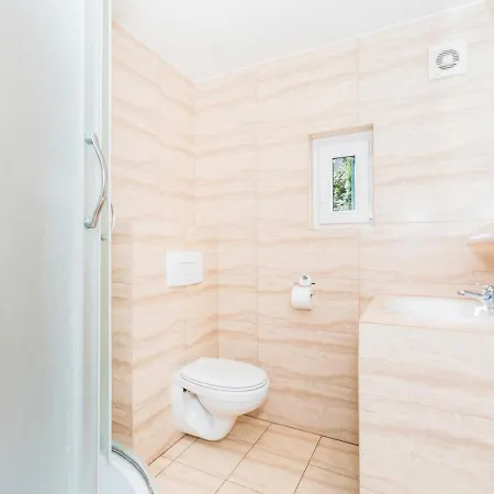 홀리데이파크 Pomerania Z Podgrzewanym Basenem 30 Metrow Do Morza *