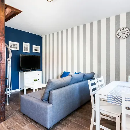 홀리데이파크 Pomerania Z Podgrzewanym Basenem 30 Metrow Do Morza 레왈