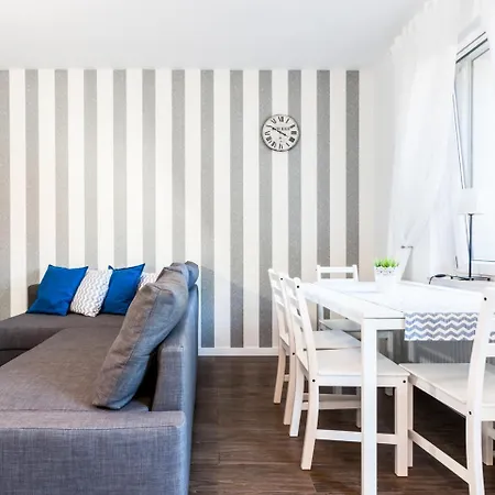Pomerania Z Podgrzewanym Basenem 30 Metrow Do Morza Holiday park *