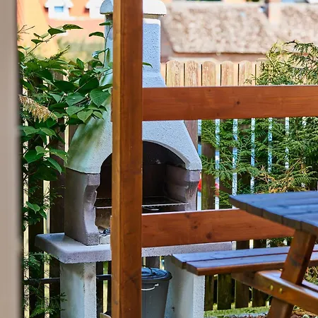 Pomerania Z Podgrzewanym Basenem 30 Metrow Do Morza * 레왈