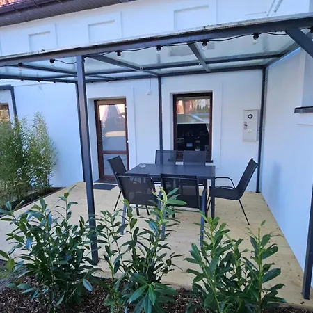 Pomerania Z Podgrzewanym Basenem 30 Metrow Do Morza 홀리데이파크 *