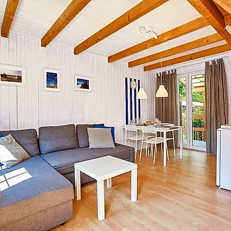 Tatil parkı Pomerania Z Podgrzewanym Basenem 30 Metrow Do Morza