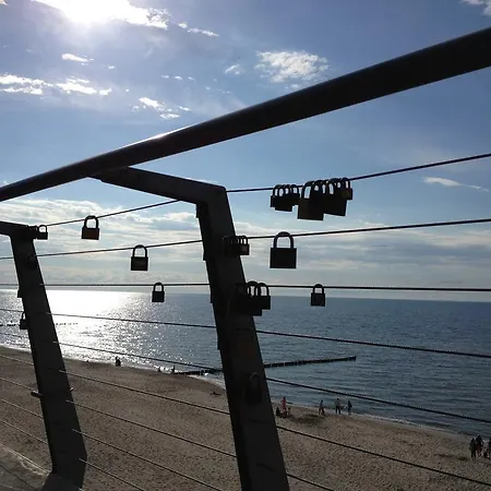 홀리데이파크 Pomerania Z Podgrzewanym Basenem 30 Metrow Do Morza *